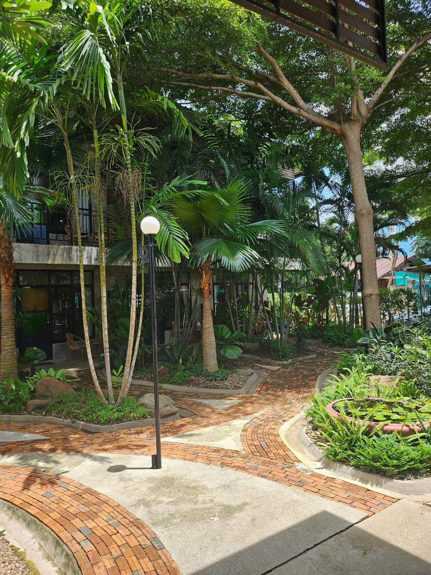 The Picturebook Guesthouse Mae Sot Buitenkant foto